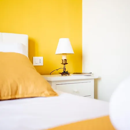 Near And Corso Italia Apartman *