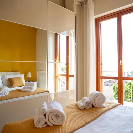 Near And Corso Italia Apartman *